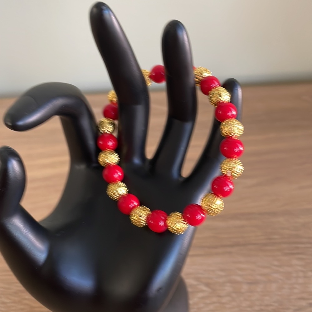 HAND CRAFTED STRETCH BRACELET Red Coral Beads Gold Plated Filigree Beads - Picture 4 of 10